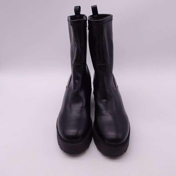 NWOB DV Dolce Vita Women's Tale Lug Sole Leather Ankle Boots in Black Size 10 - Picture 3 of 9